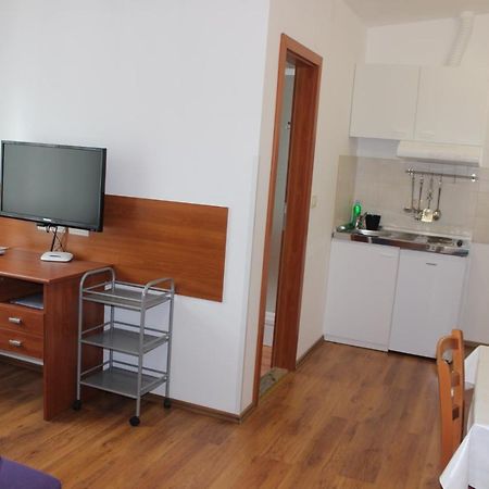 Apartments And Rooms Liburnija โอปาติยา ภายนอก รูปภาพ
