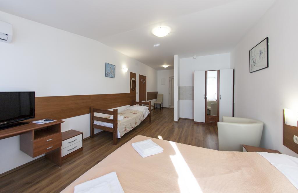 Apartments And Rooms Liburnija โอปาติยา ภายนอก รูปภาพ