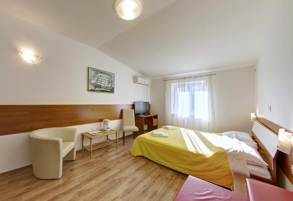 Apartments And Rooms Liburnija โอปาติยา ภายนอก รูปภาพ