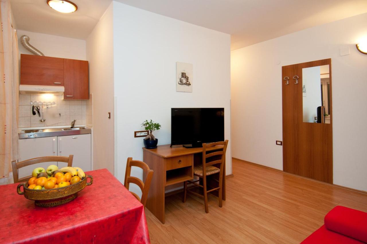 Apartments And Rooms Liburnija โอปาติยา ภายนอก รูปภาพ