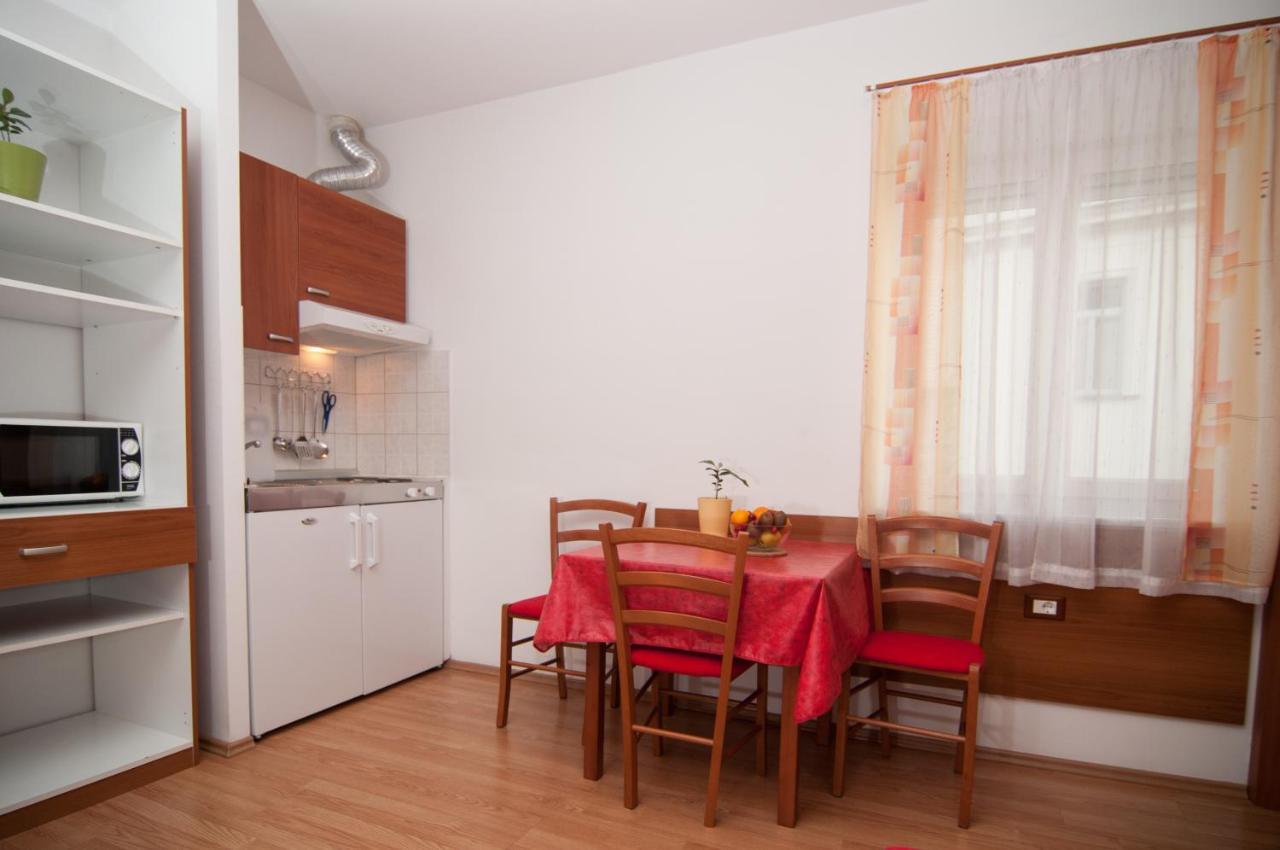 Apartments And Rooms Liburnija โอปาติยา ภายนอก รูปภาพ